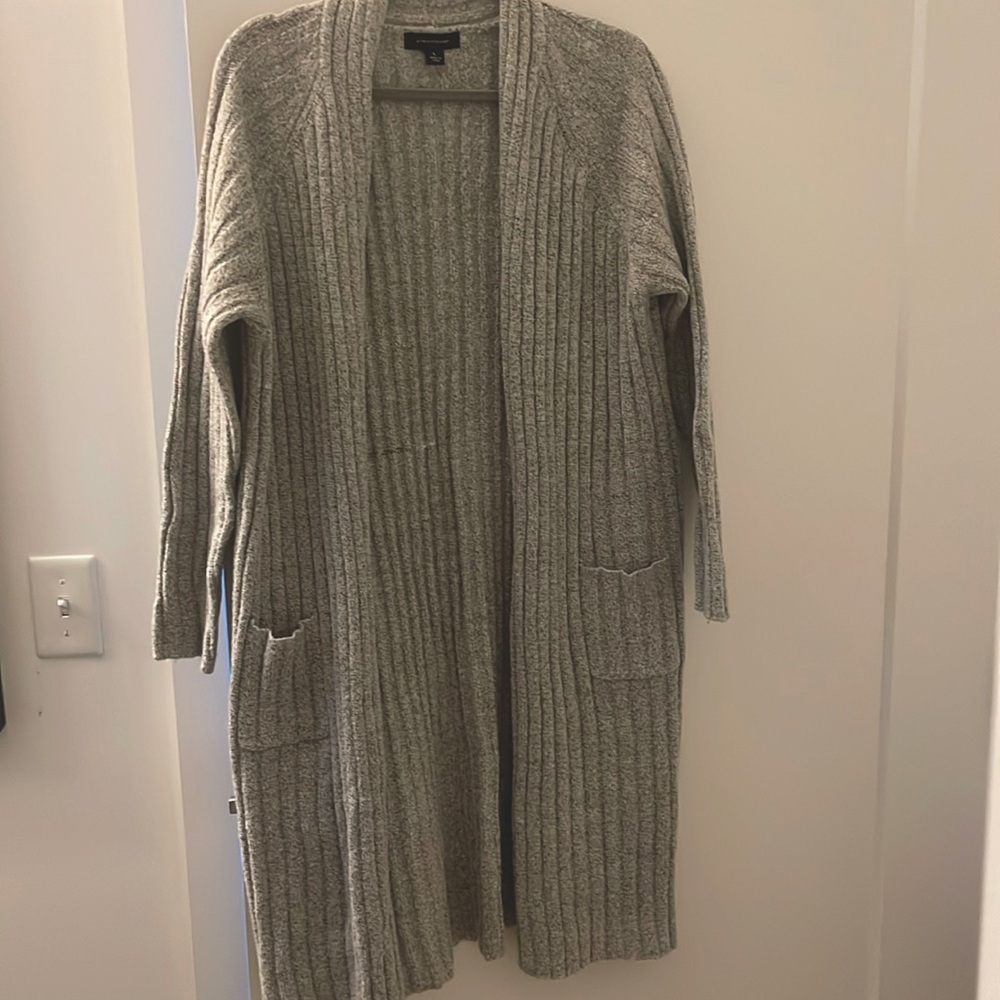 Gray sweater cardigan with pockets! Cozy and great condition!